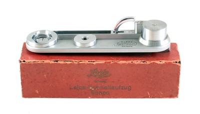 Lot 250 - Leica SCNOO Rapid Wind Trigger Base