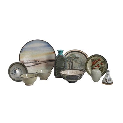 Lot 216 - British studio pottery
