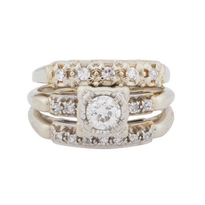 Lot 372 - A multi band diamond ring