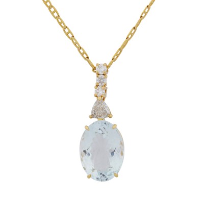 Lot 75 - An aquamarine and diamond pendant necklace