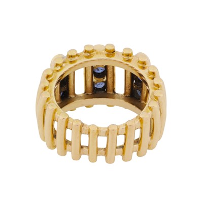 Lot 44 - A sapphire ring