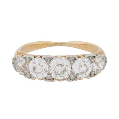 Lot 173 - A Victorian diamond ring