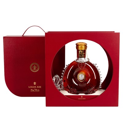 Lot 154 - Remy Martin Louis XIII - 1 bottle in presentation box