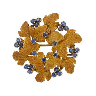 Lot 39 - A sapphire brooch, circa 1952