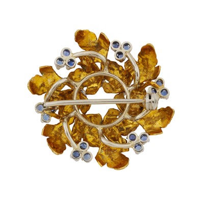 Lot 39 - A sapphire brooch, circa 1952