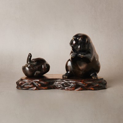Lot 86 - Two Japanese bronze 'puppy' okimono, Meiji period, 19th/20th century
