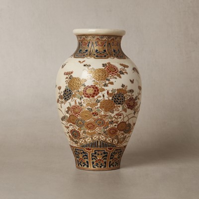 Lot 11 - A Japanese Gosu Satsuma 'chrysanthemum' vase, Meiji period, 19th century