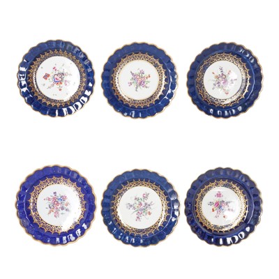 Lot 289 - A set if six Dr Wall period Worcester porcelain plates circa 1770