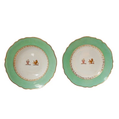 Lot 294 - A set of ten English armorial porcelain plates, 19th century