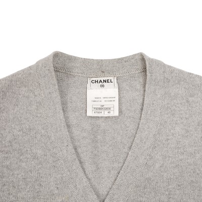Lot 49 - Chanel Grey Cashmere Knit Waistcoat - Size 40