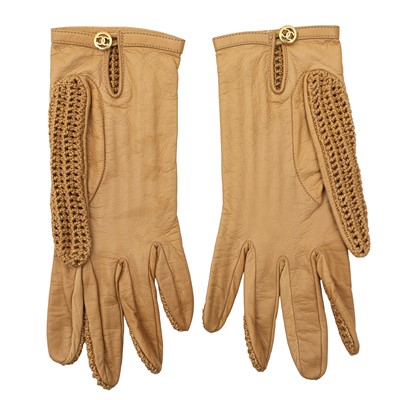 Lot 94 - Chanel Tan CC Driving Gloves