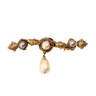 Lot 171 - Chanel Pearl Drop Baroque Bar Brooch