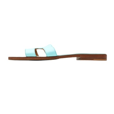 Lot 61 - Hermès Sky Blue Box Oran Sandal - Size 39.5