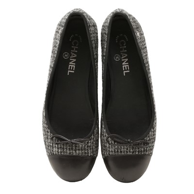 Lot 54 - Chanel Grey Tweed CC Ballet Flat - Size 40