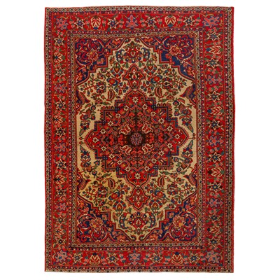 Lot 37 - A fine Bakhtiari carpet, west Persia