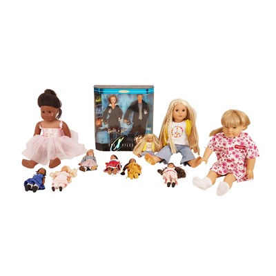 Lot 162 - A group of American Girl dolls by Pleasant Company and others