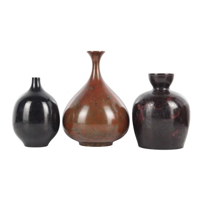 Lot 101 - A group of three Japanese bronze vases, 20th/21st century