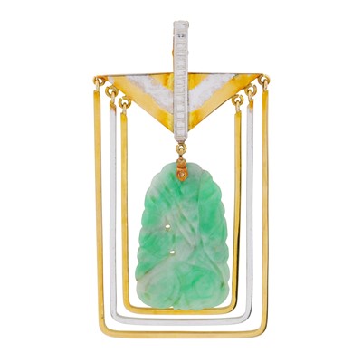 Lot 103 - A carved jade pendant