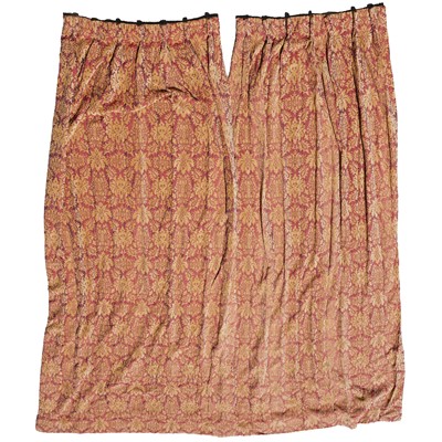Lot 197 - A pair of damask curtains