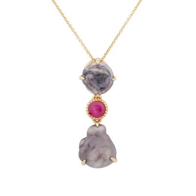 Lot 413 - A ruby and black pearl pendant necklace