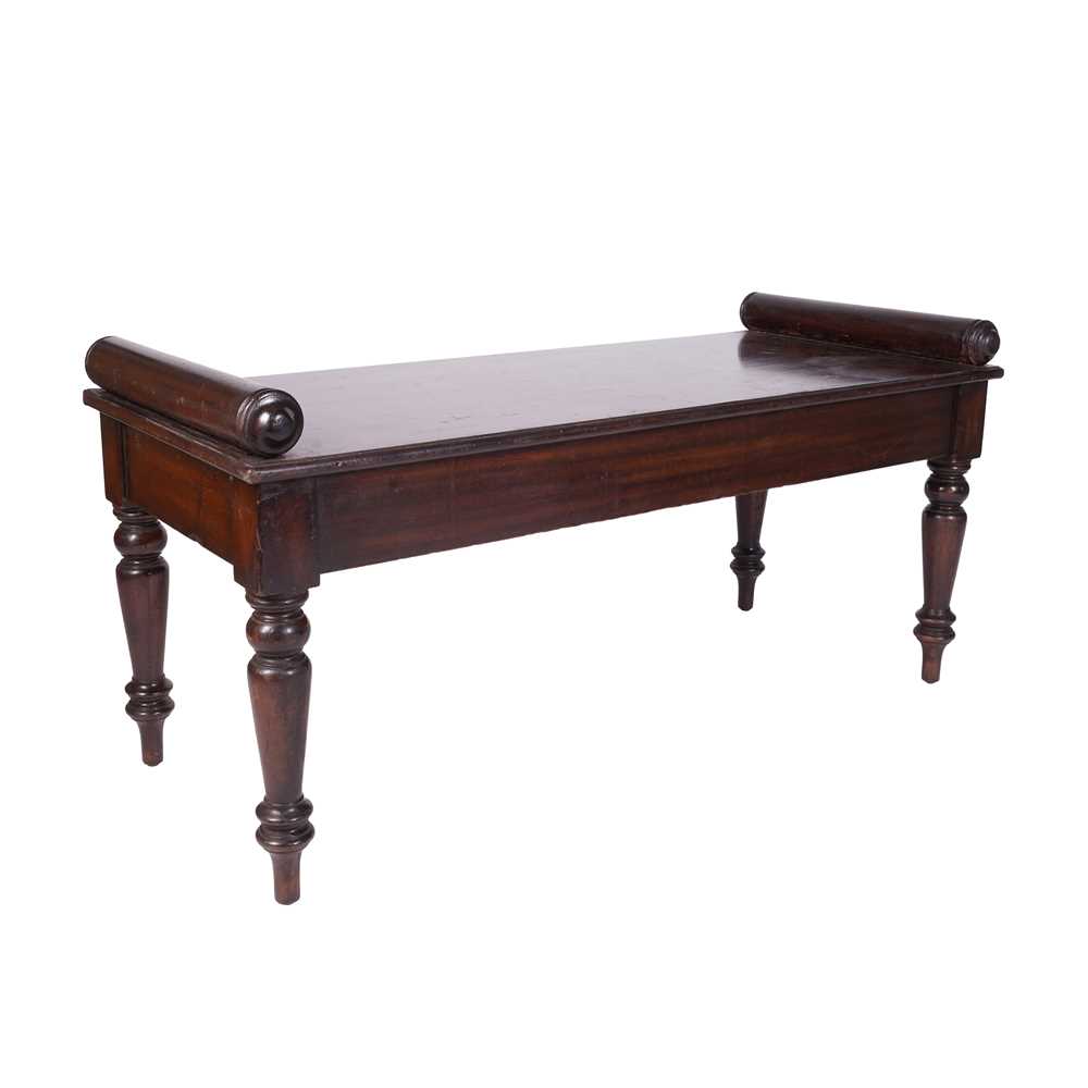 Lot 6 - A Regency style mahogany window seat
