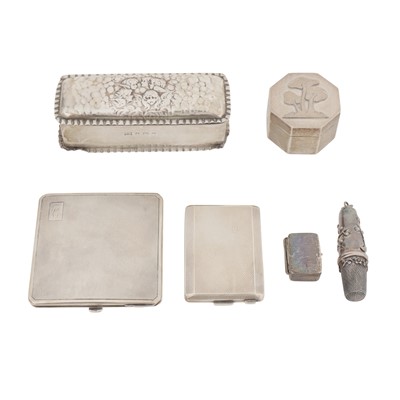 Lot 602 - A mixed group of sterling silver