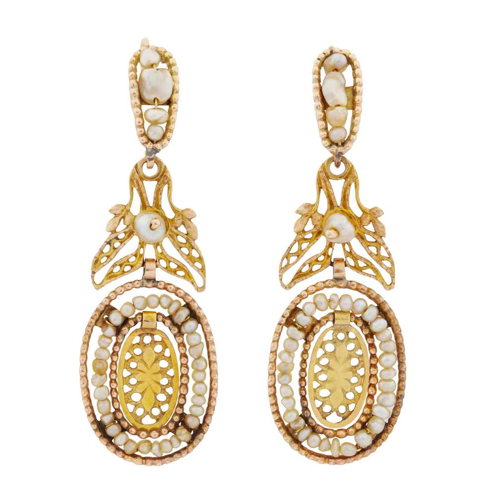 Lot 78 - A pair of pearl pendent earrings