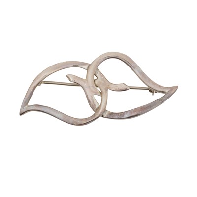 Lot 390 - Tiffany & Co. | A double leaf brooch
