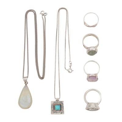 Lot 472 - A group of jewellery