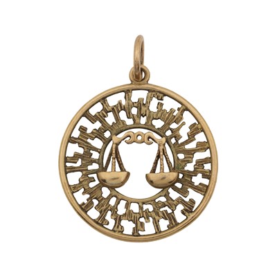 Lot 316 - A Libra star pendant