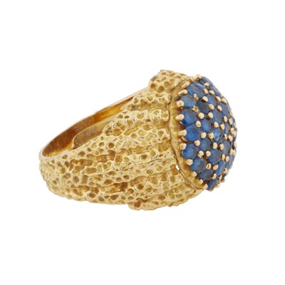 Lot 40 - A gem-set dome ring