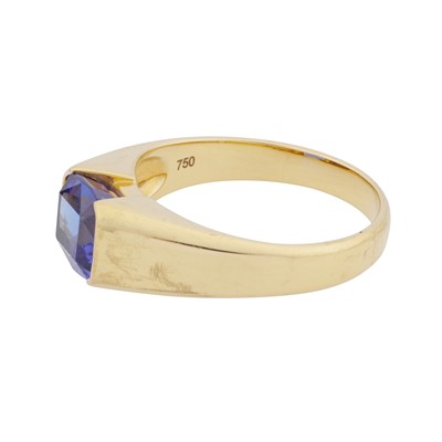 Lot 47 - A tanzanite single stone ring