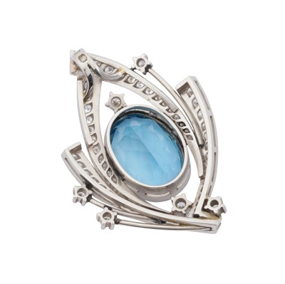 Lot 70 - Possibly by Catherine Best | An aquamarine and diamond pendant