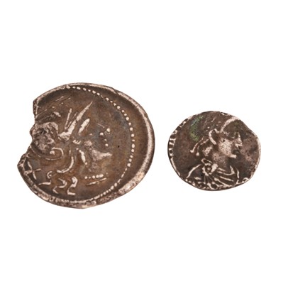 Lot 173 - A small group of ancient Roman silver coins