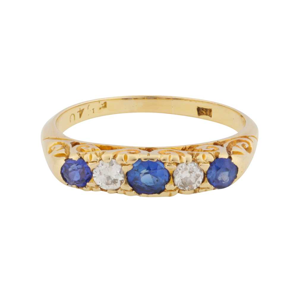 Lot 27 - A sapphire and diamond five stone ring