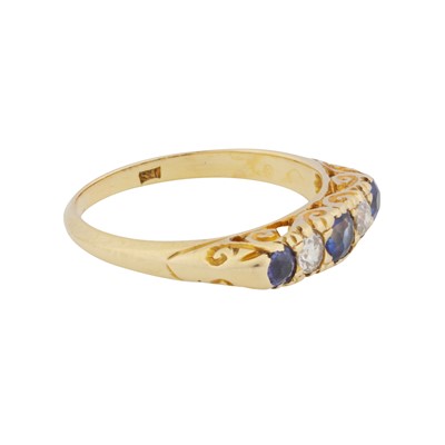 Lot 27 - A sapphire and diamond five stone ring