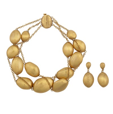 Lot 277 - Marco Bicego I A 'Siviglia' bracelet and earring suite
