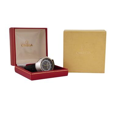 Lot 52 - Omega 'Flightmaster' (Second Generation) Chronograph Wristwatch