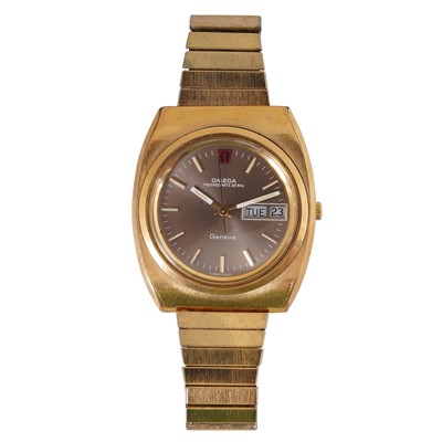 Lot 99 - Men's Omega 'Megaquartz' Bracelet Watch