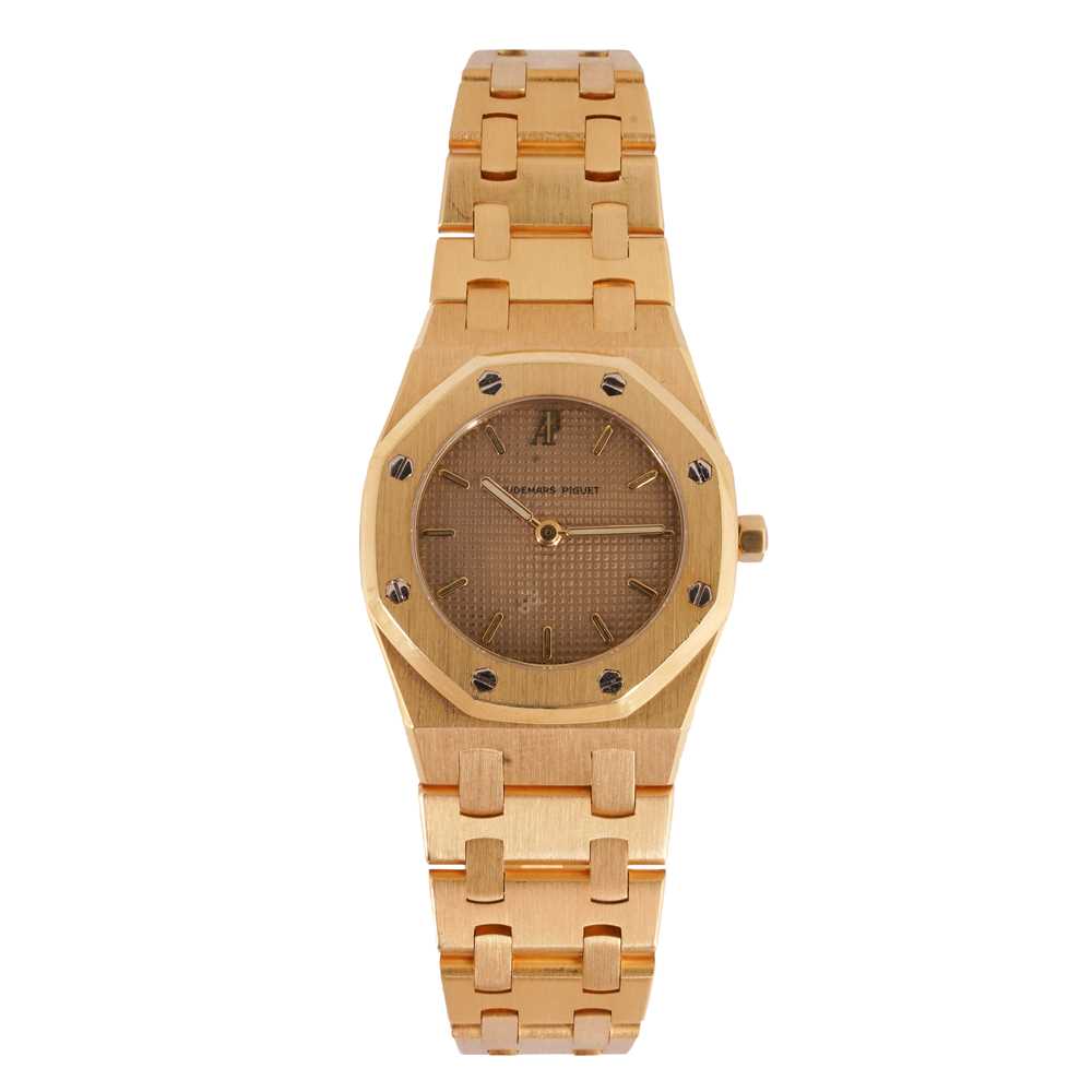 Lot 129 - Ladies' Audemars Piguet 'Royal Oak' Bracelet Watch