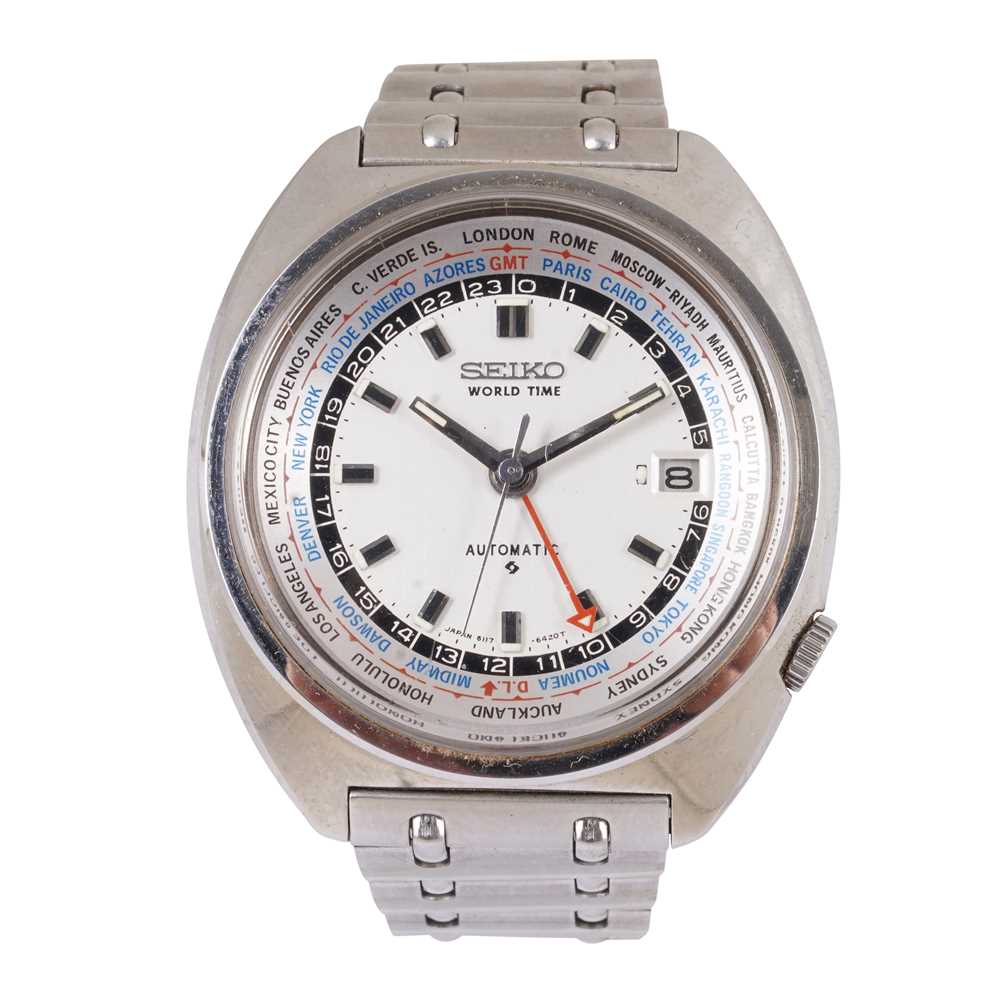 Lot 51 - Men's Seiko 'World Time' Bracelet Watch