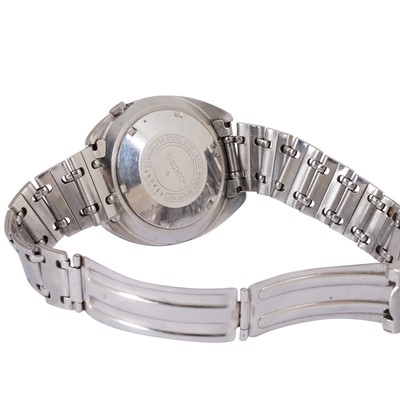 Lot 51 - Men's Seiko 'World Time' Bracelet Watch
