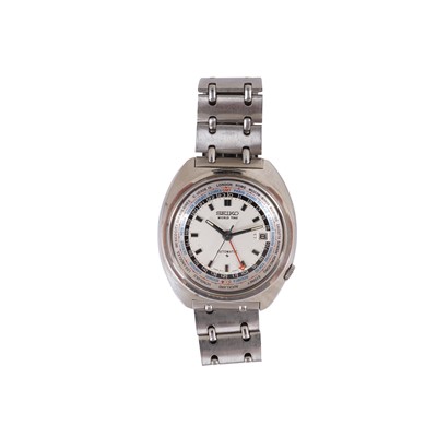 Lot 51 - Men's Seiko 'World Time' Bracelet Watch