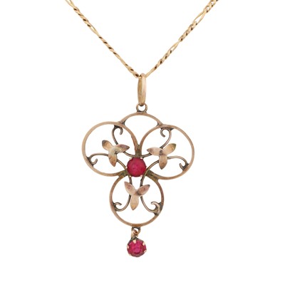 Lot 55 - A paste pendant necklace