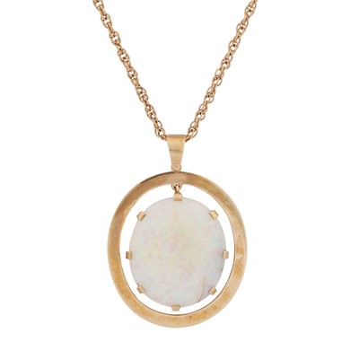 Lot 130 - An opal and pendant necklace
