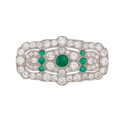 Lot 113 - An emerald and diamond brooch, circa 1925