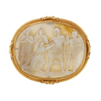 Lot 207 - A hardstone cameo brooch