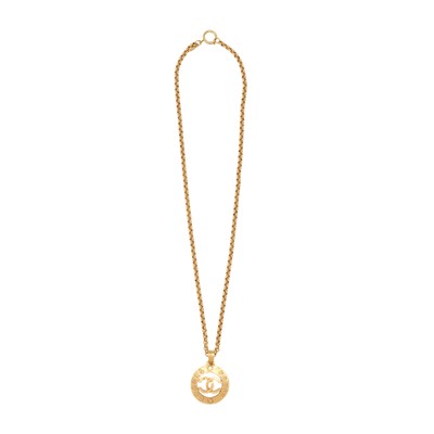 Lot 166 - Chanel 'PARIS' CC Medallion Pendant Necklace