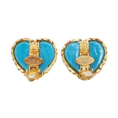 Lot 69 - Chanel Turquoise Gripoix Heart Clip On Earrings
