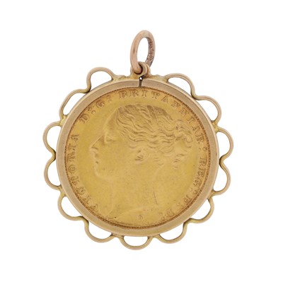 Lot 263 - A sovereign pendant
